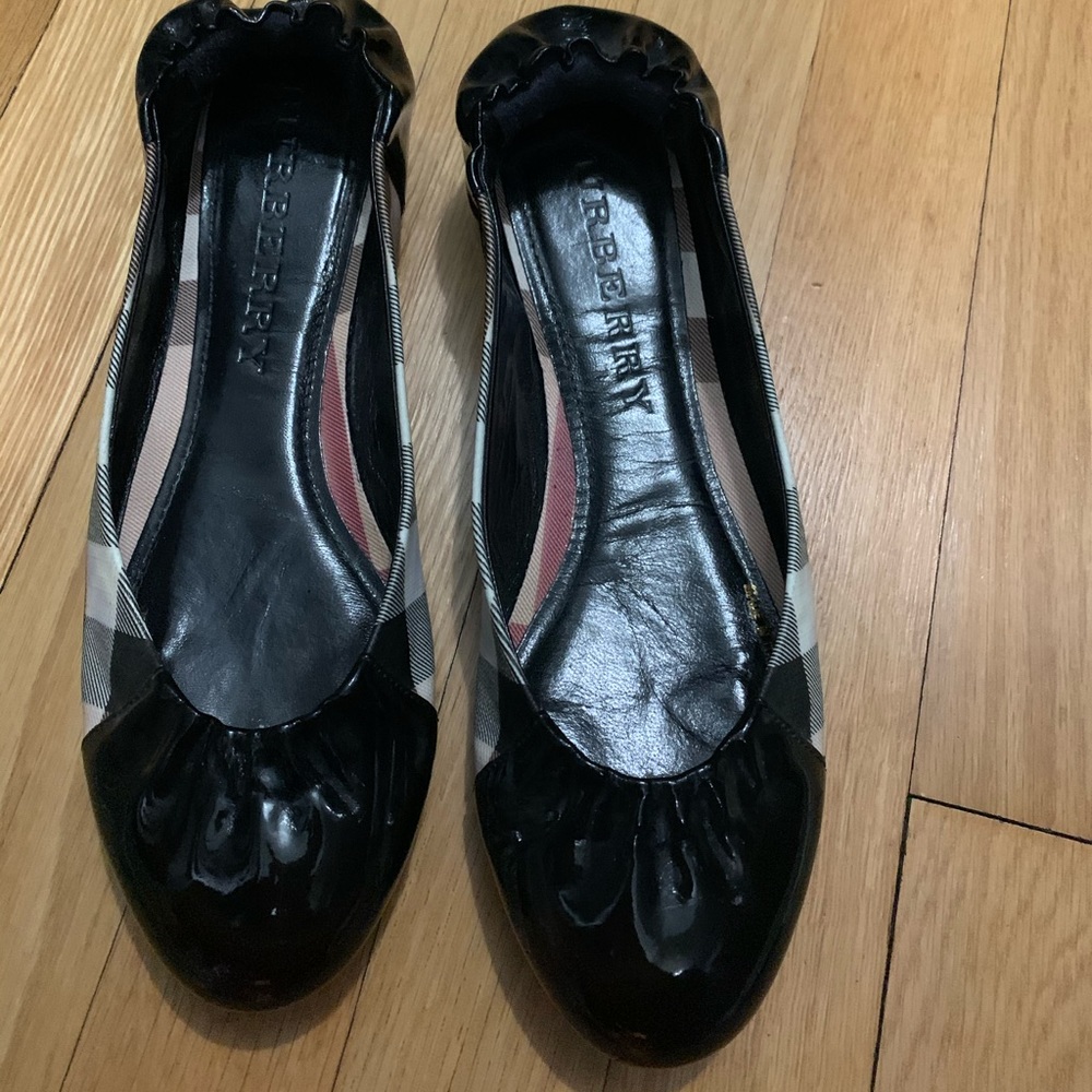 Burberry flats